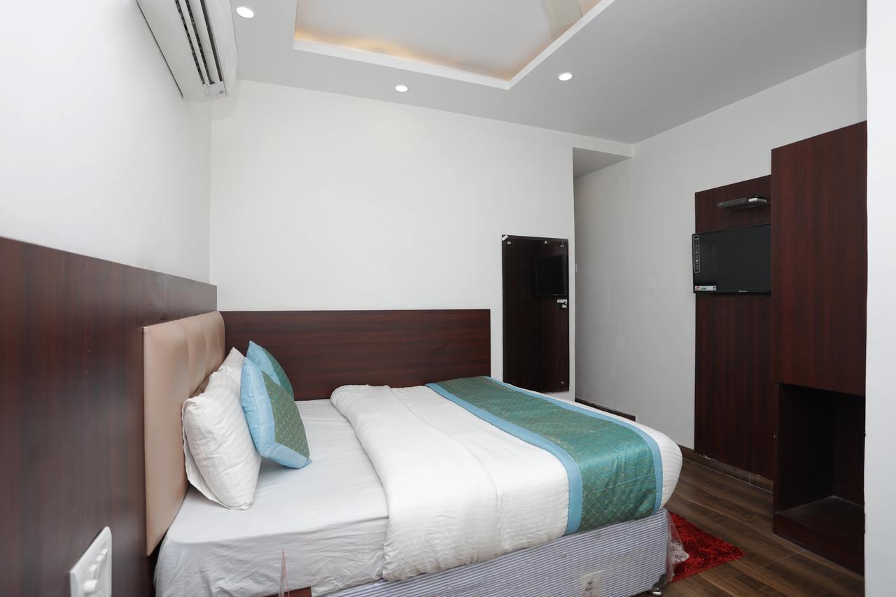 Hotel Corner Point New Delhi Ngoại thất bức ảnh